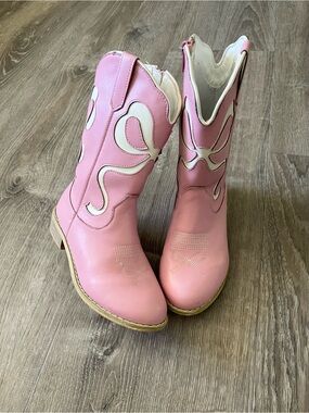 Pink Bow Cowgirl Boots 🎀